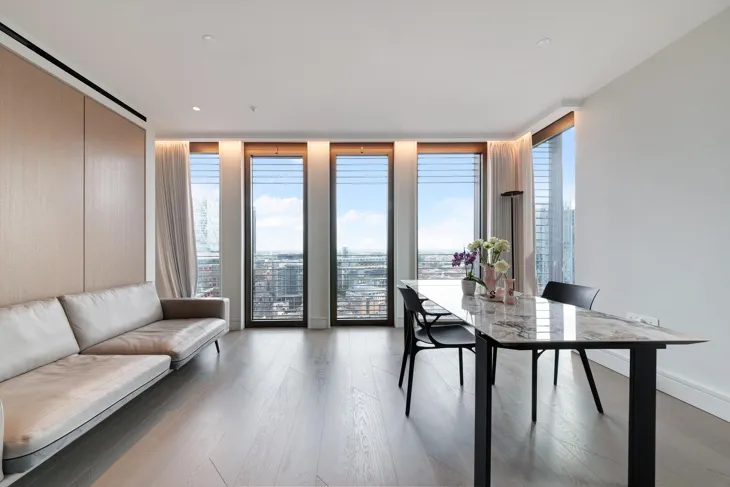 Flat Bishopsgate Plaza in City of London