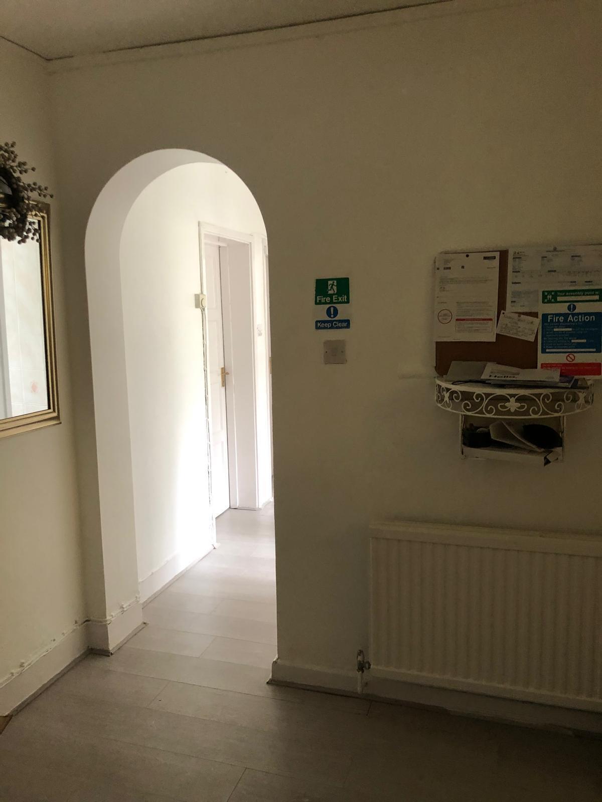 Room Effra Road in Greater London