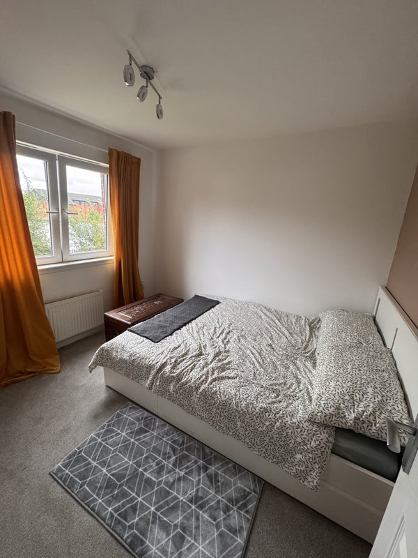 Room Springfield Gardens in Glasgow