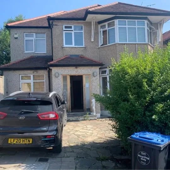 Room Dollis Hill Lane in Greater London