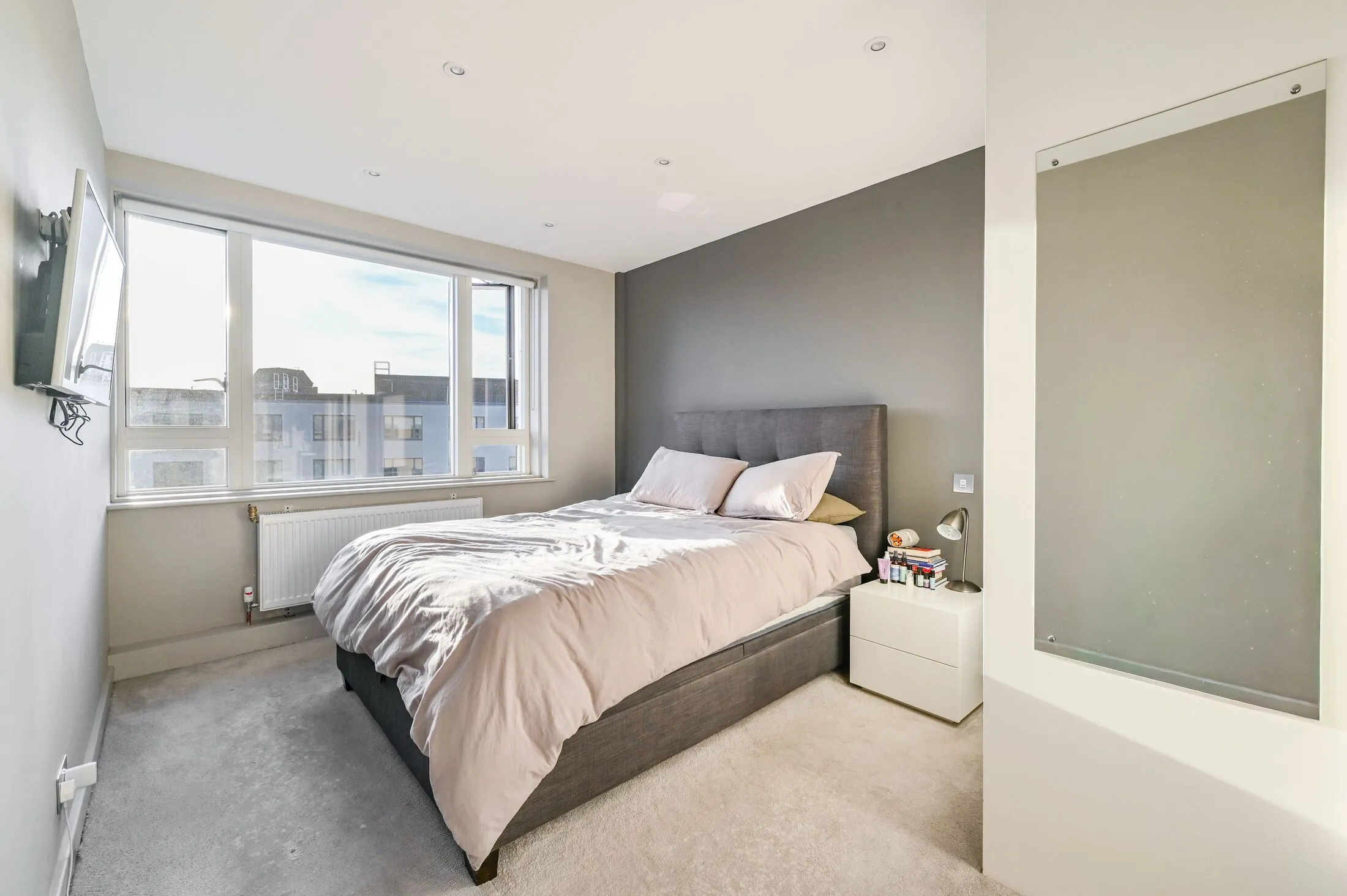 Flat Park Crescent in City of Westminster