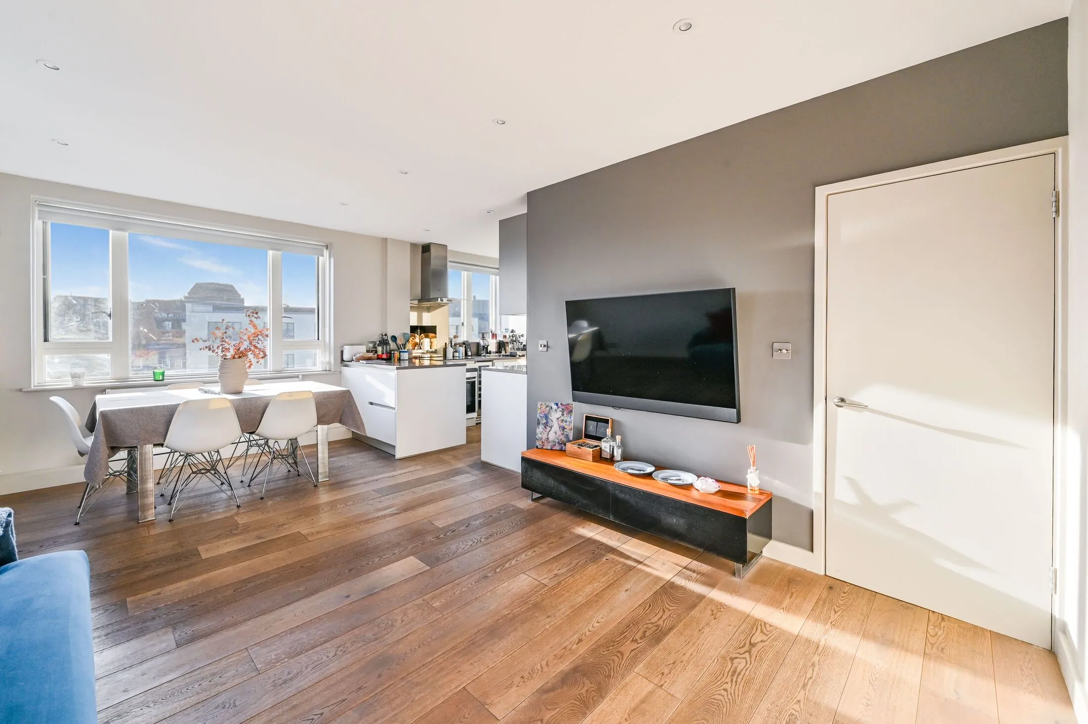 Flat Park Crescent in City of Westminster
