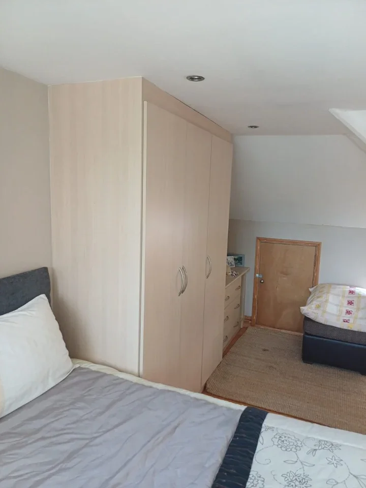 Room The Vale in Greater London