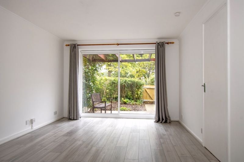 Flat Chichester Road in Greater London