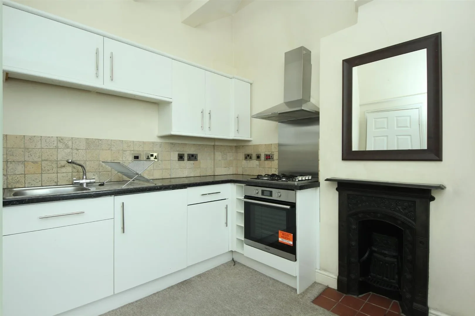 Flat Broughton Road in Greater London