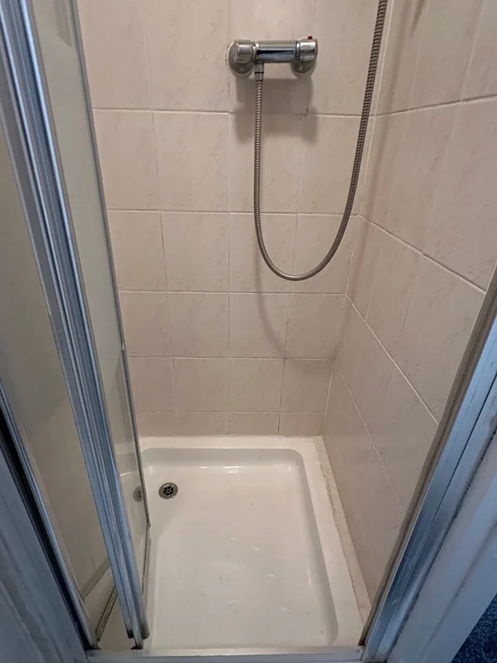Room Hitchin Close in Greater London