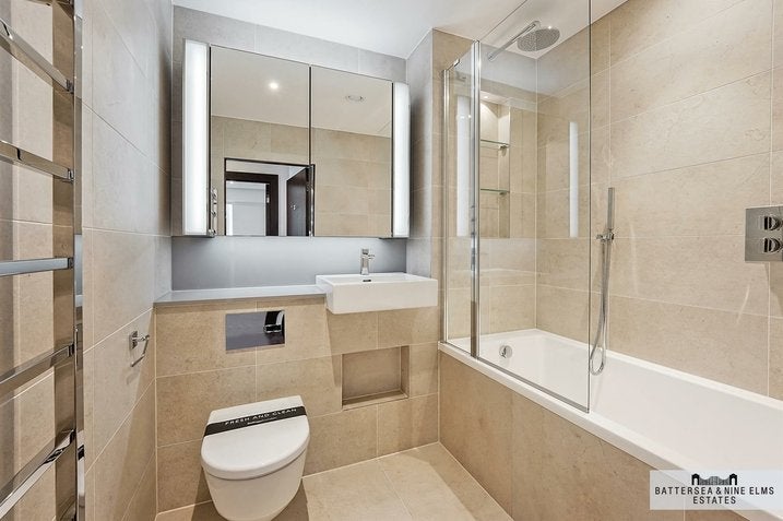 Flat Malthouse Road in Greater London