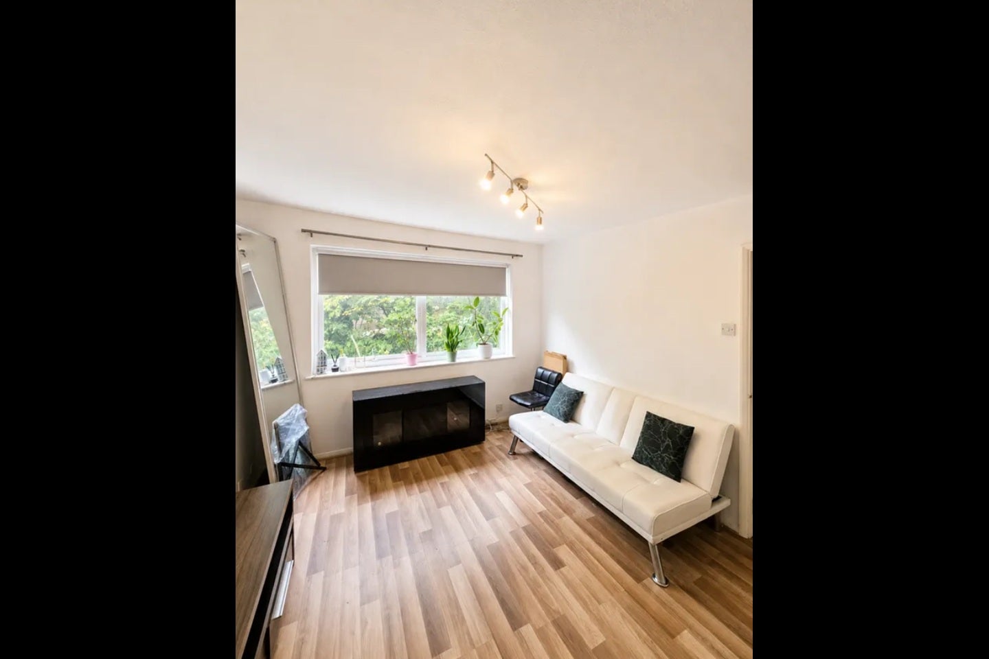 Flat Harthill Drive in Luton
