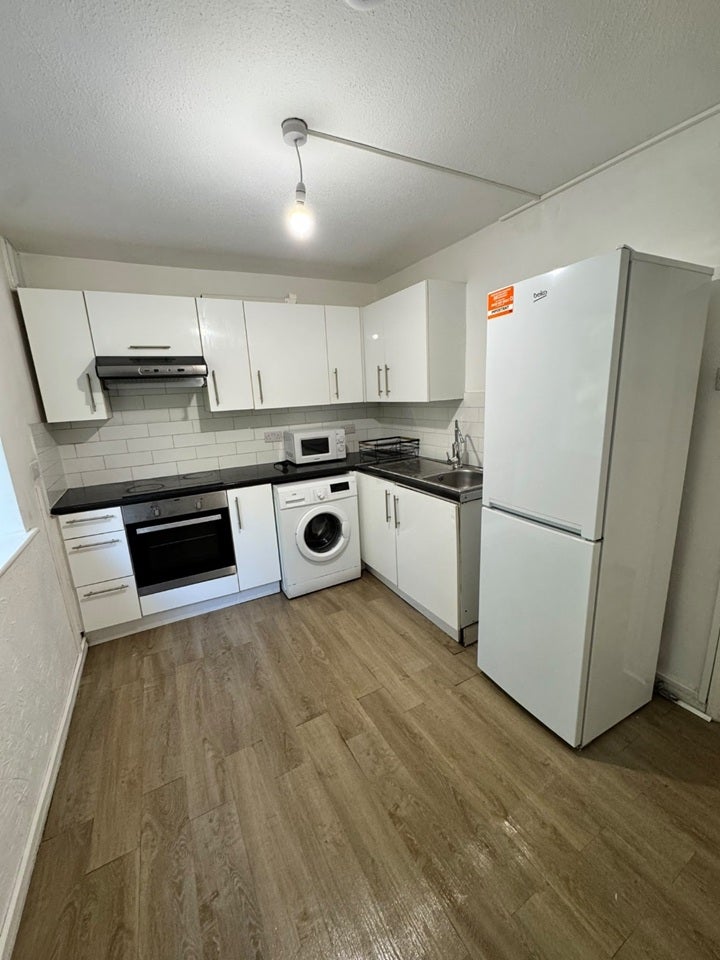 Flat Harthill Drive in Luton