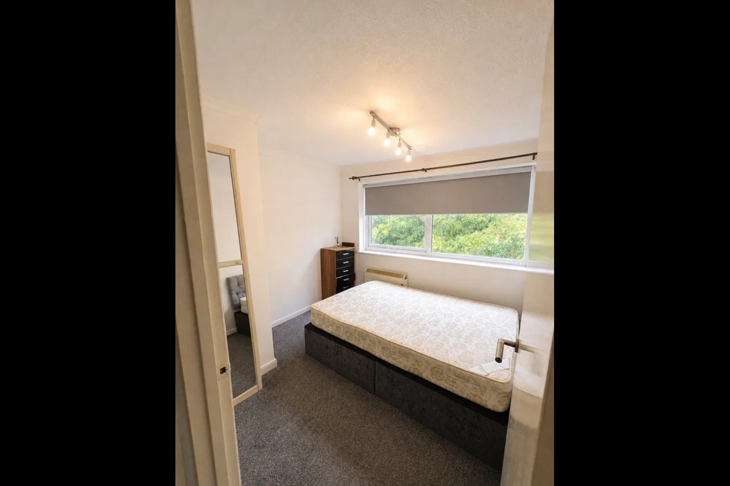Flat Harthill Drive in Luton
