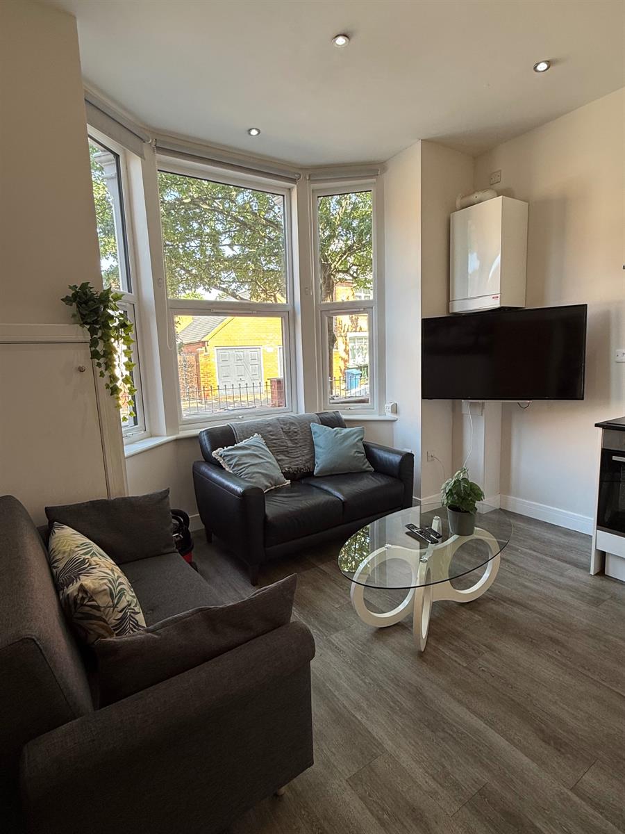House Charnwood Grove in Rushcliffe