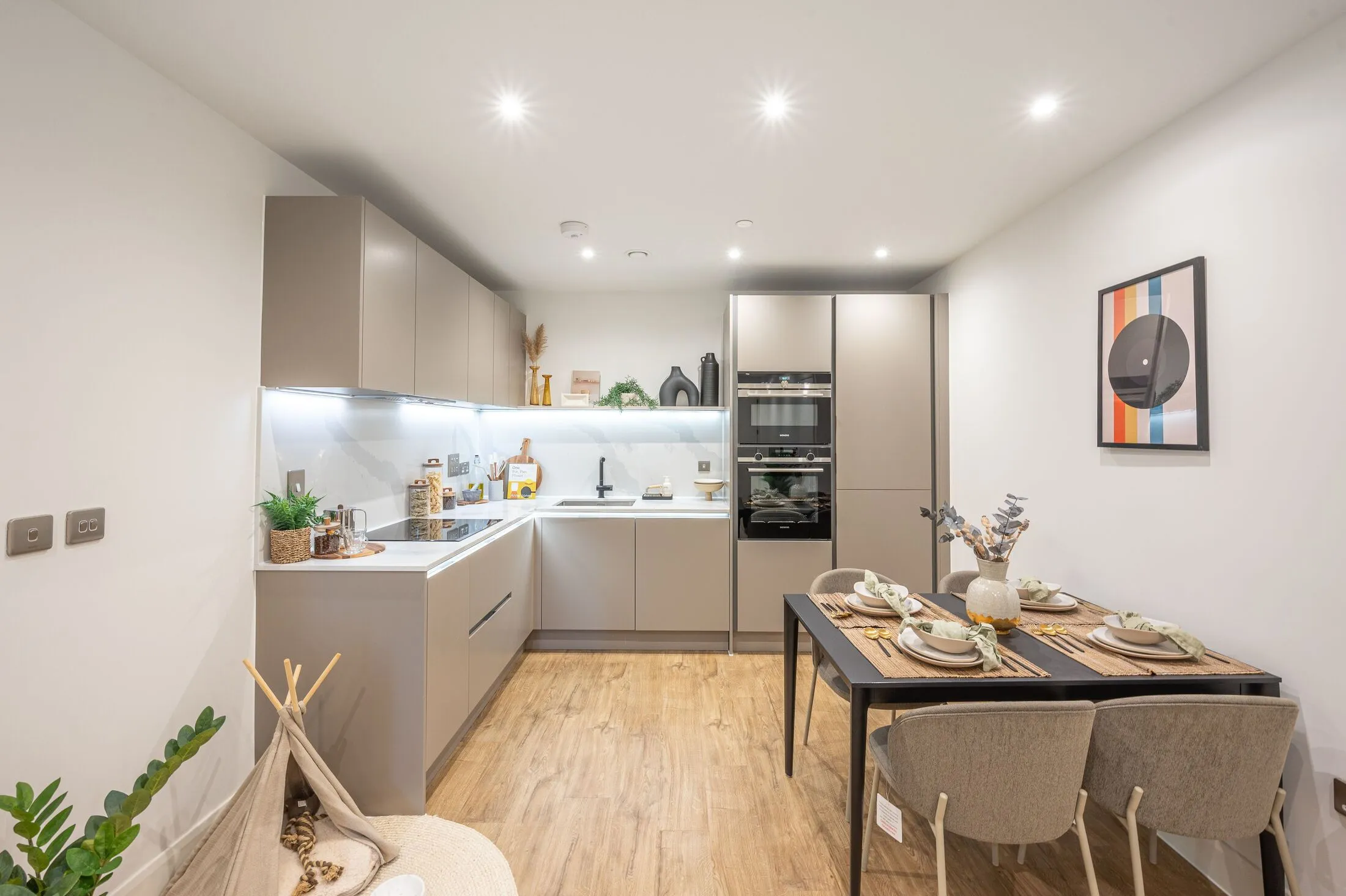 Flat Observer Close in Greater London