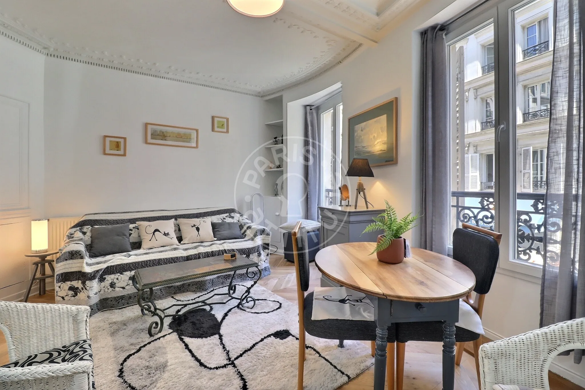 Flat Rue de Douai in Paris