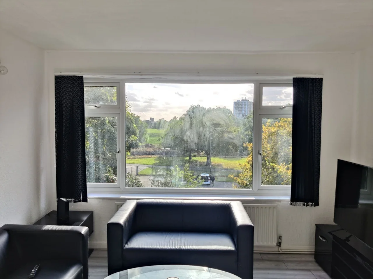 Flat Wisdons Close in Greater London