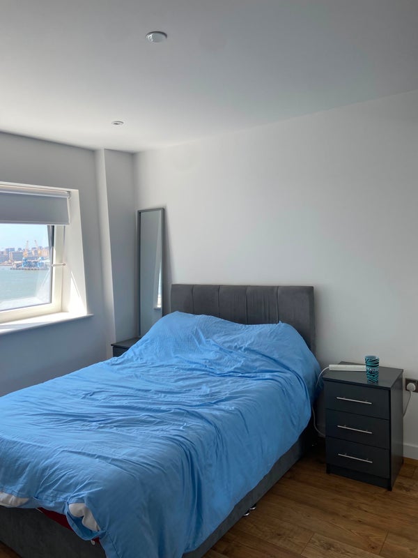 Room Ferry Approach in Greater London
