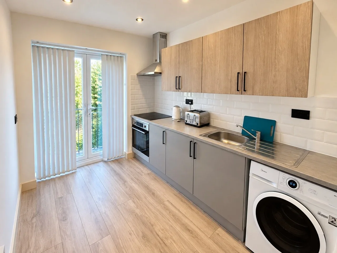 Flat Bullsmoor Way in Greater London