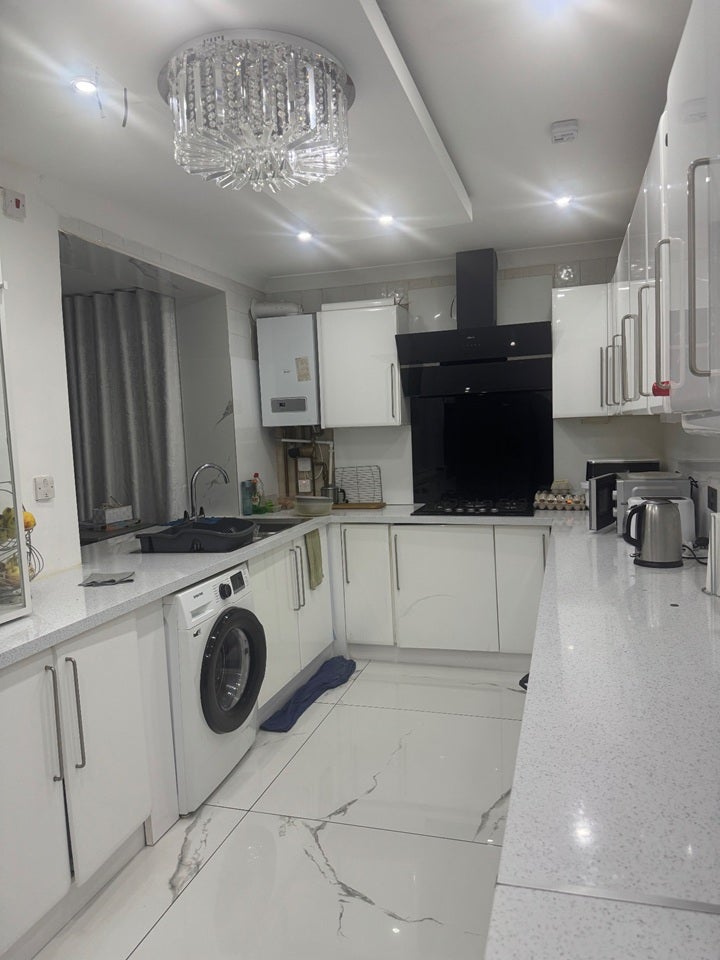 Room Swale Close in Kenningtons