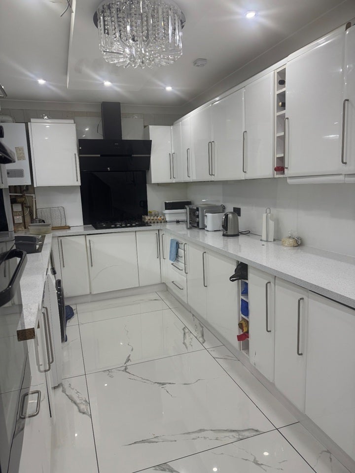 Room Swale Close in Kenningtons