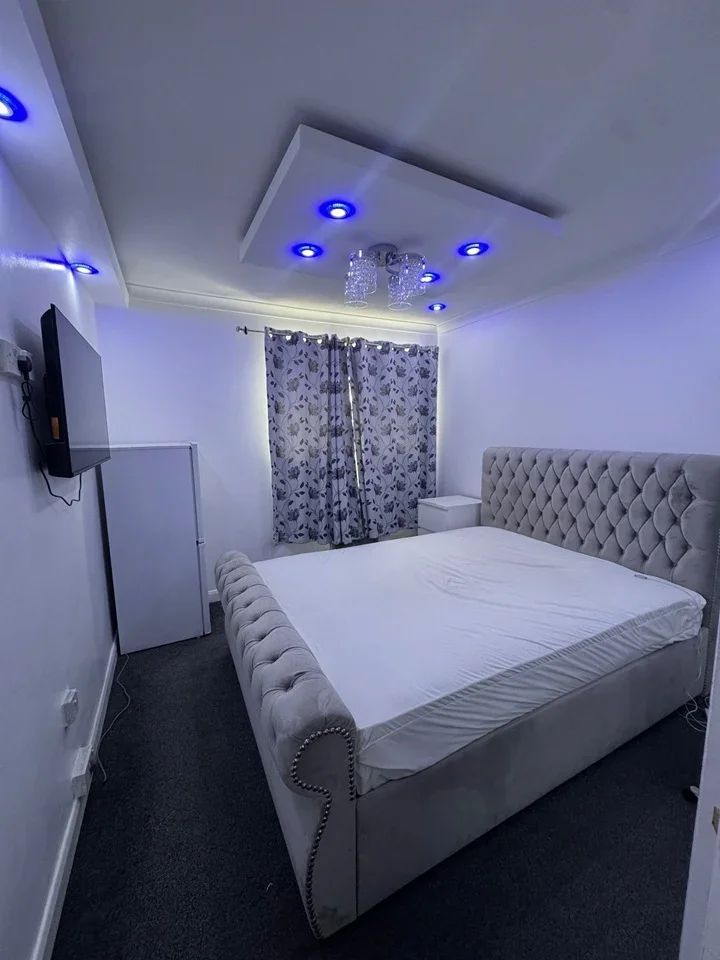 Room Swale Close in Kenningtons