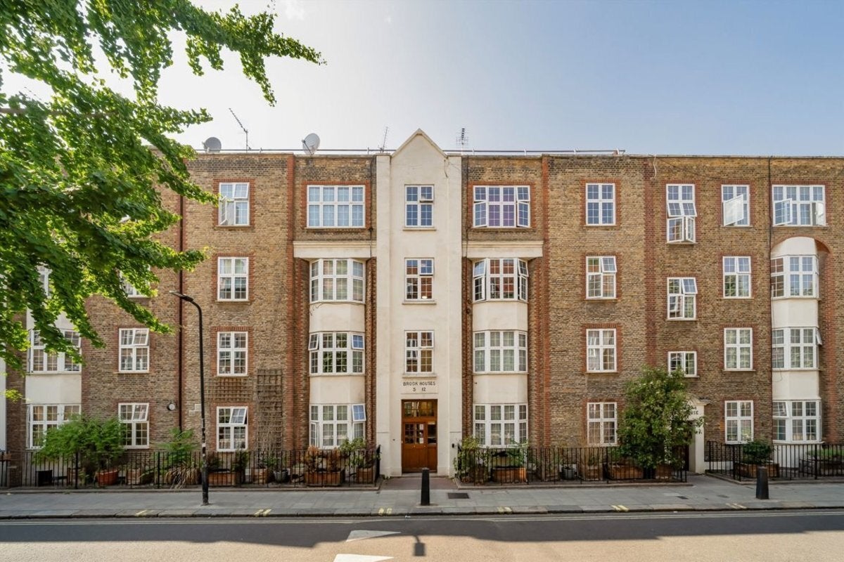 Flat Cranleigh Street in Greater London