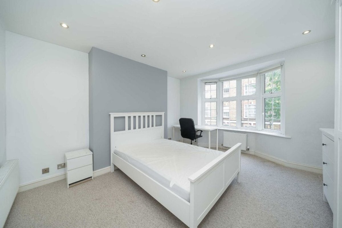 Flat Cranleigh Street in Greater London