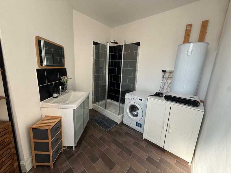 Room Blackfriars Road in Salford