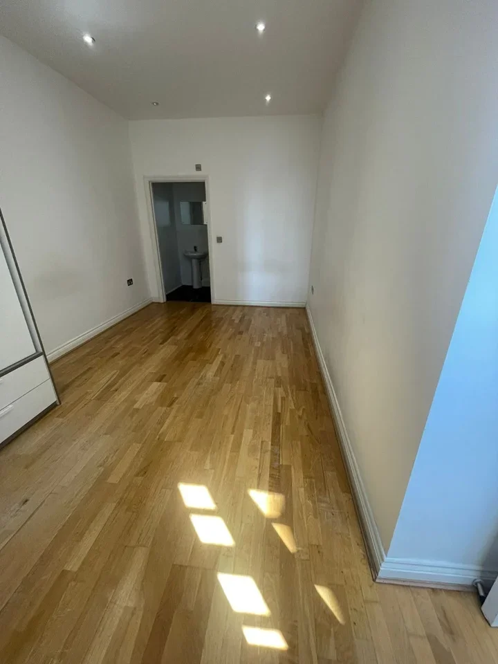 Flat Rutland Road in Greater London