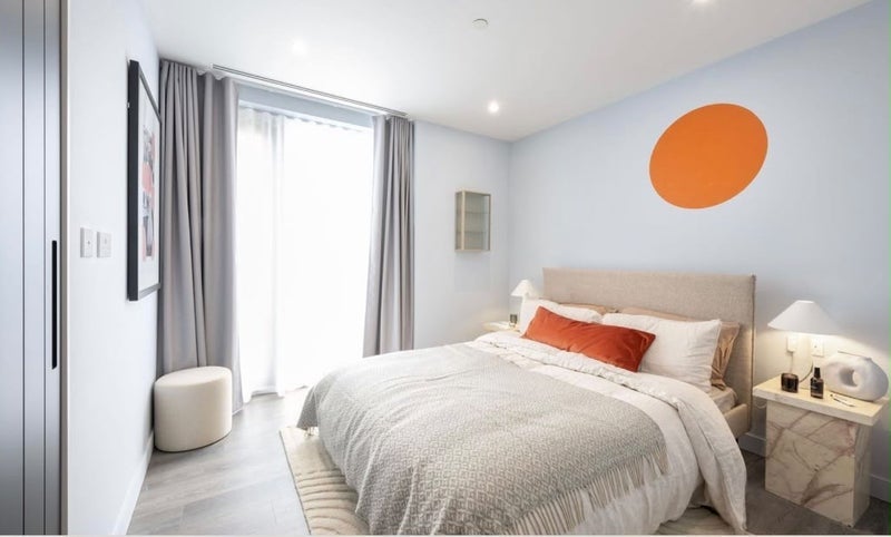 Flat Montfichet Road in Greater London