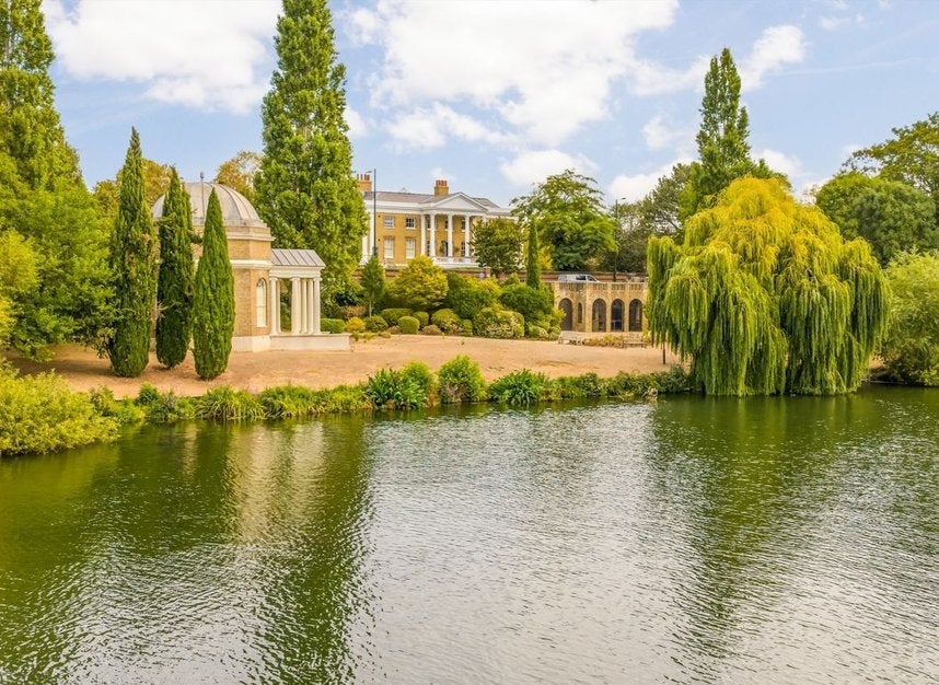 House Garrick's Ait in Elmbridge