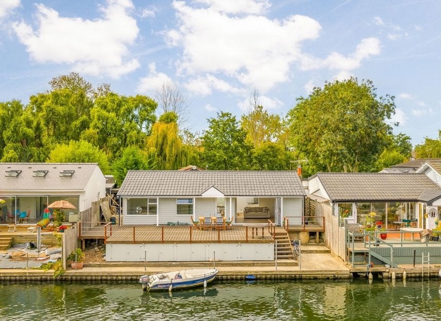 House Garrick's Ait in Elmbridge