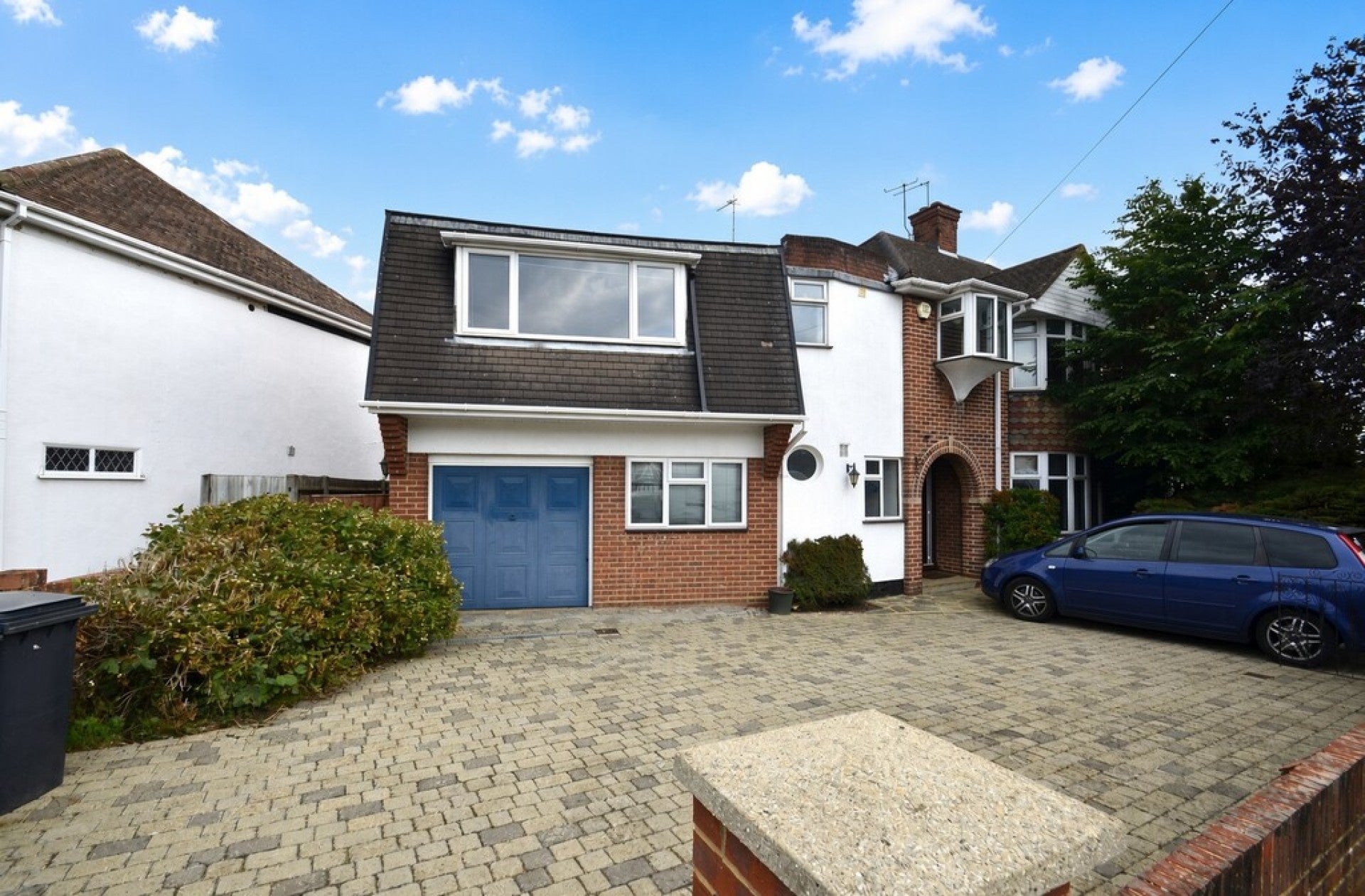 House The Crescent in Borough of Runnymede