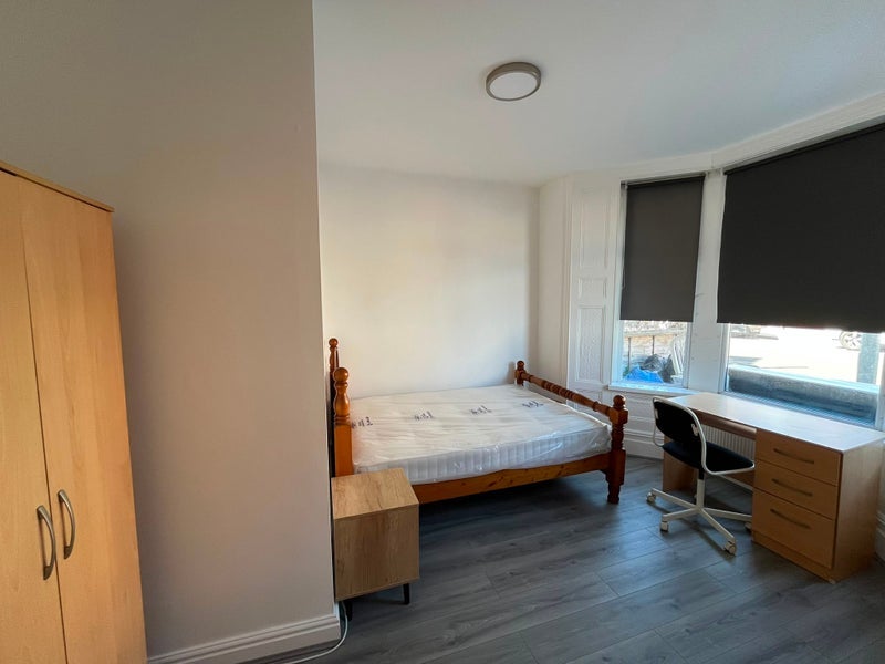 Room Colum Road in Cardiff
