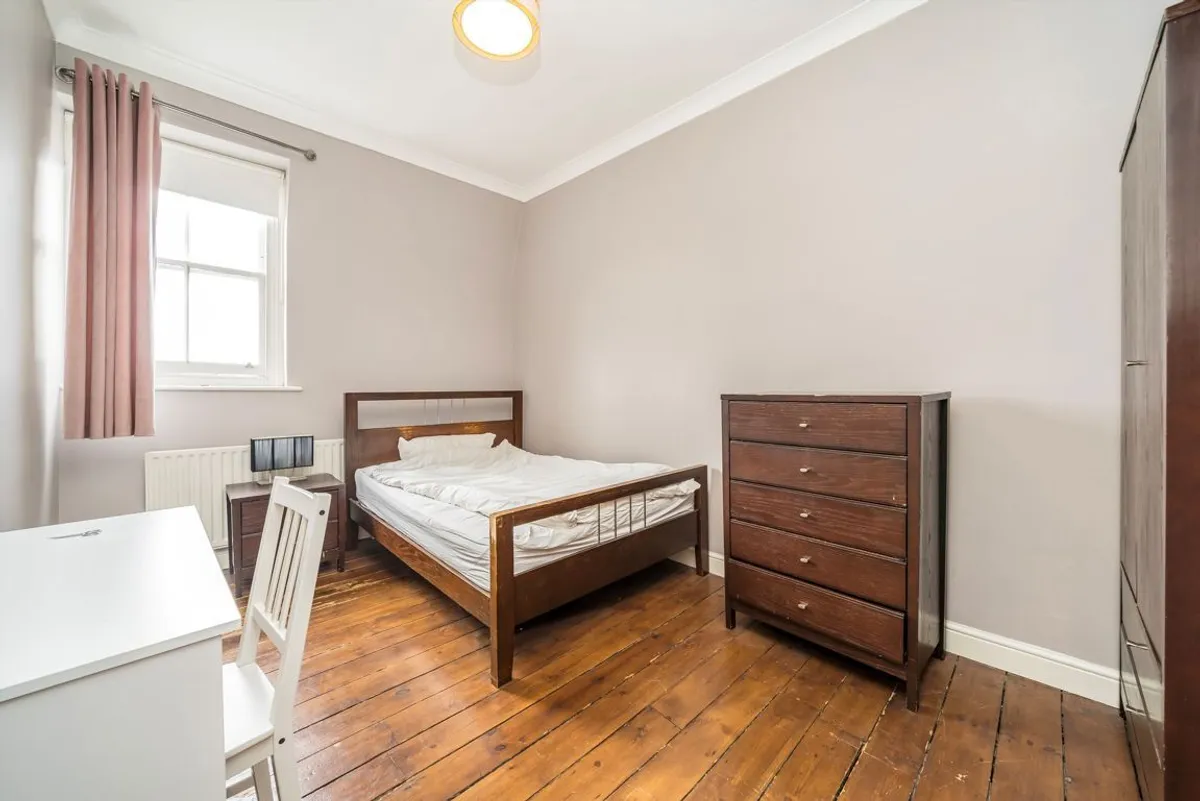 Flat Gwendwr Road in Greater London