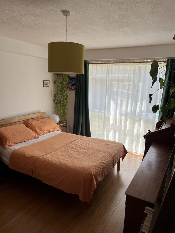 Room Whitley Road in Greater London