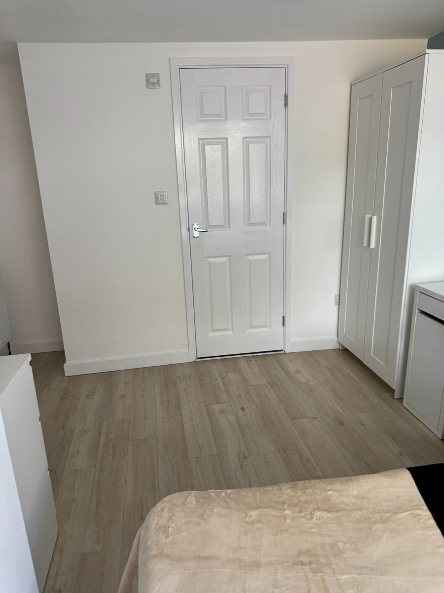 Room Aldrin Way in Coventry