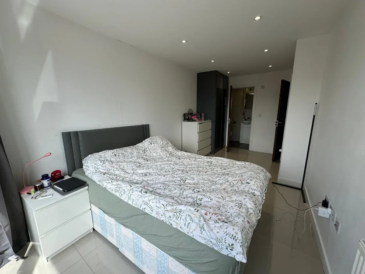 Flat St. Anne's Row in Greater London