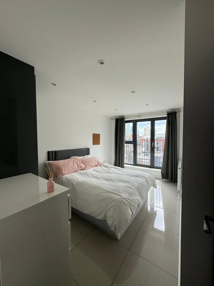 Flat St. Anne's Row in Greater London