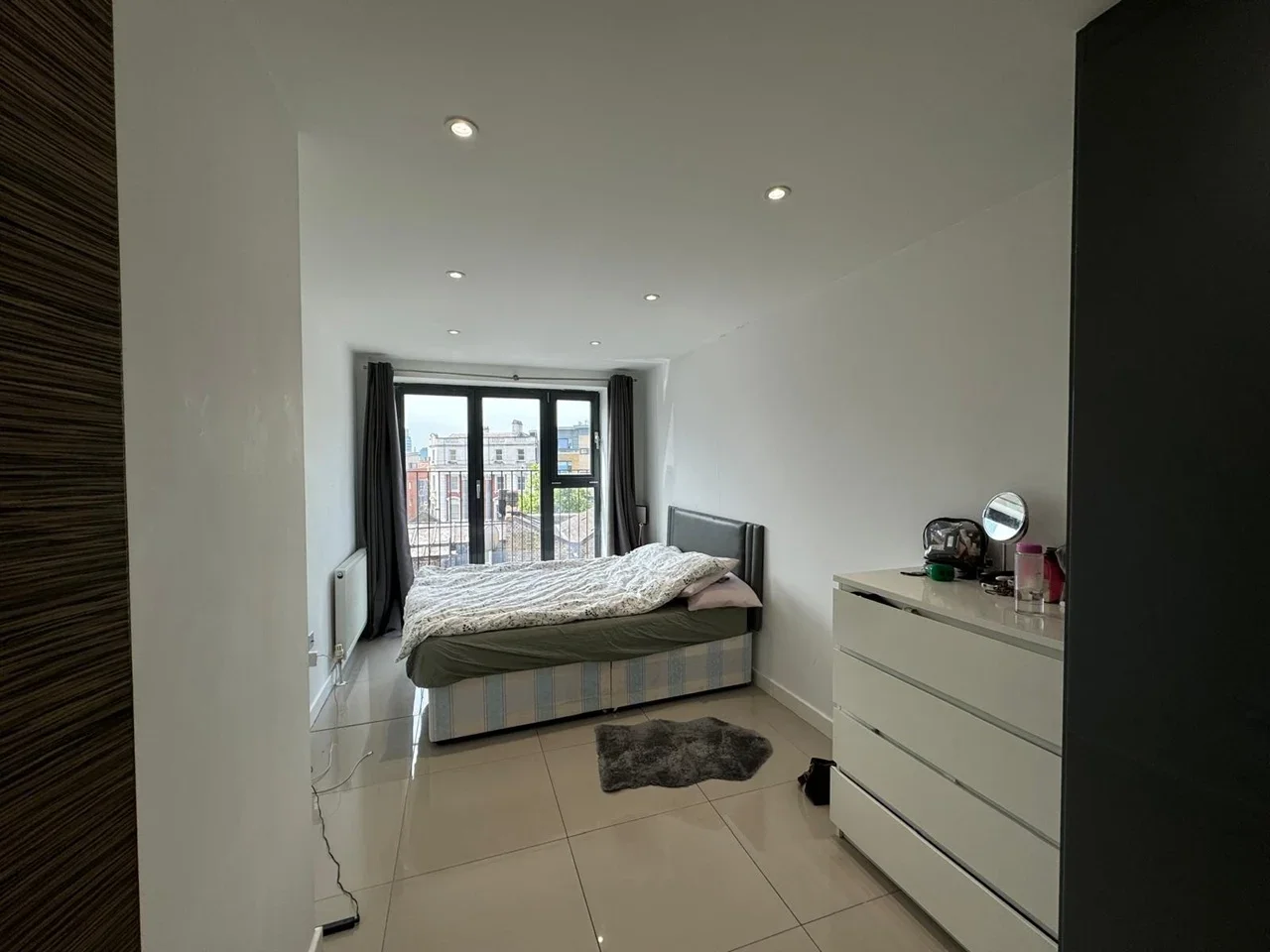 Flat St. Anne's Row in Greater London