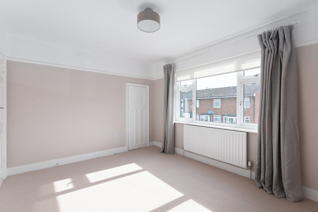 Flat Collingwood Road in Greater London