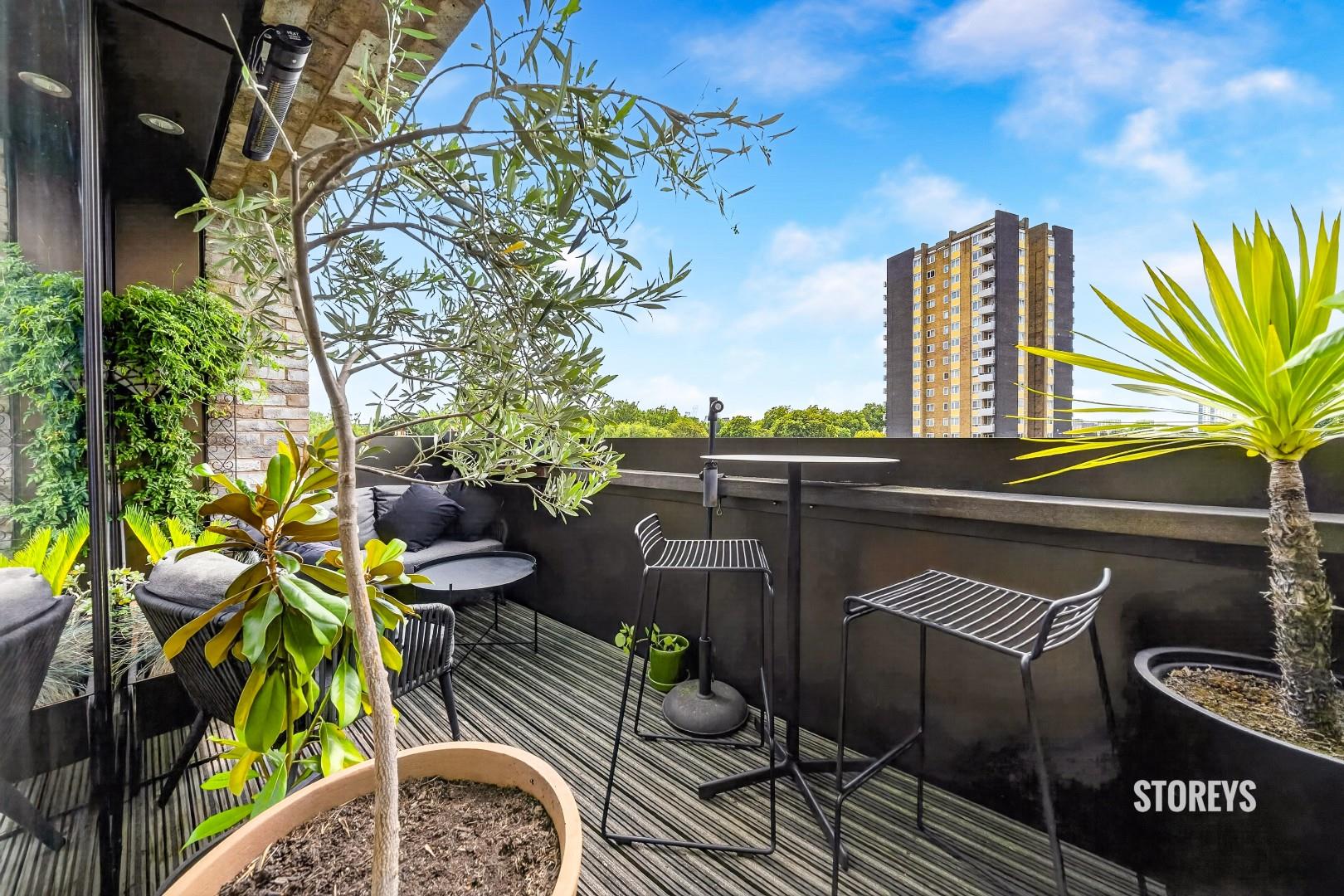 Flat Reading Lane in Greater London
