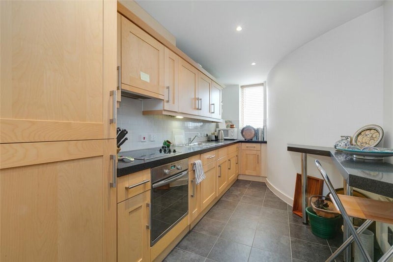 Room Stewart Street in Greater London