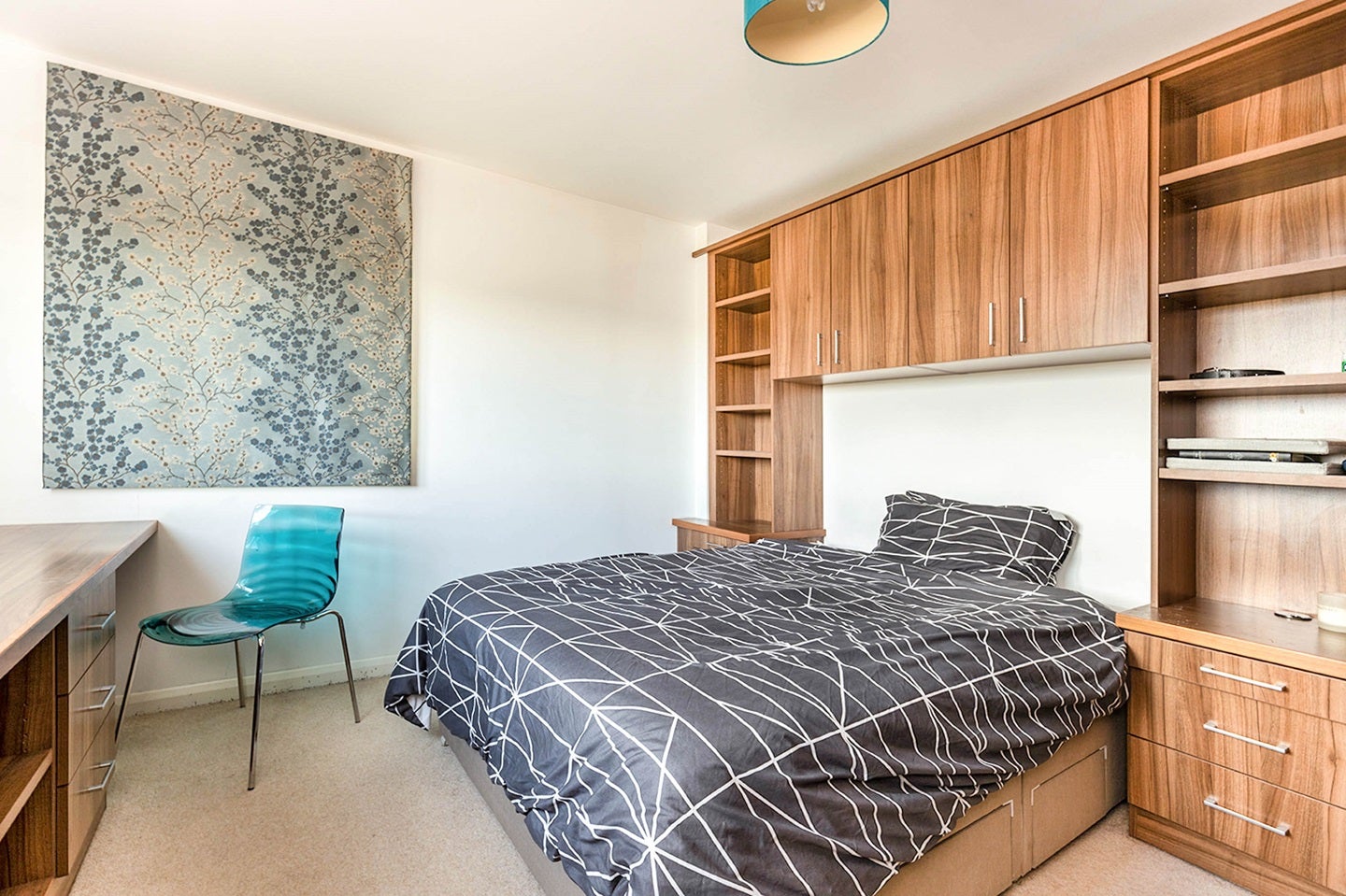 Flat Albert Road in Greater London