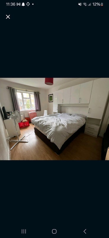 Room Roberta Street in Greater London