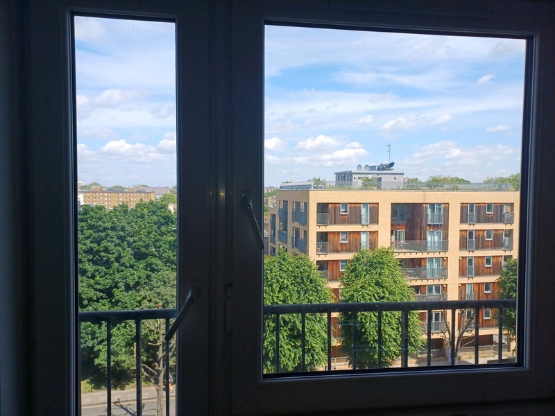 Room Roberta Street in Greater London