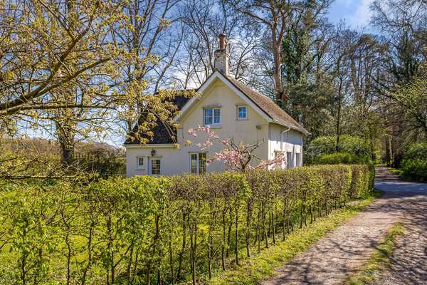 House Cuckoo Lane in West Oxfordshire