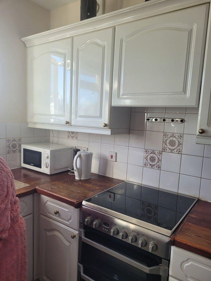 Room Hendon Way in Greater London