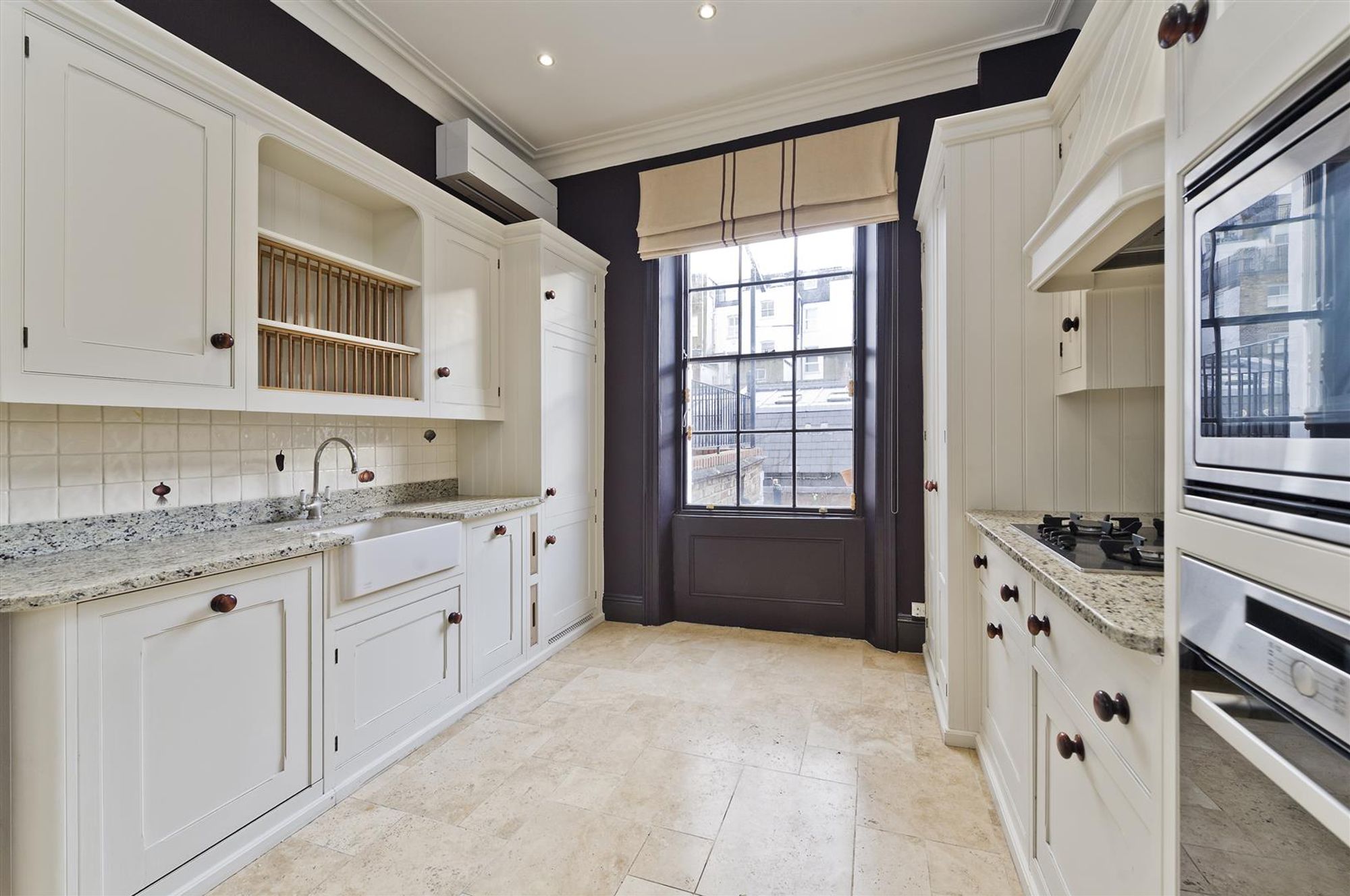 Flat Fellows Road in Greater London