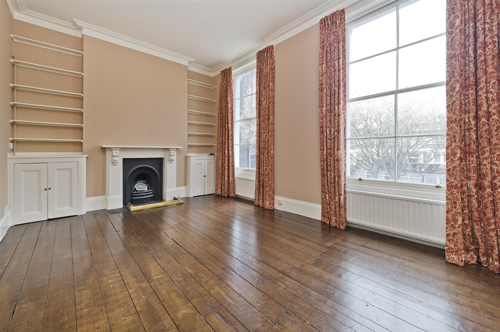 Flat Fellows Road in Greater London