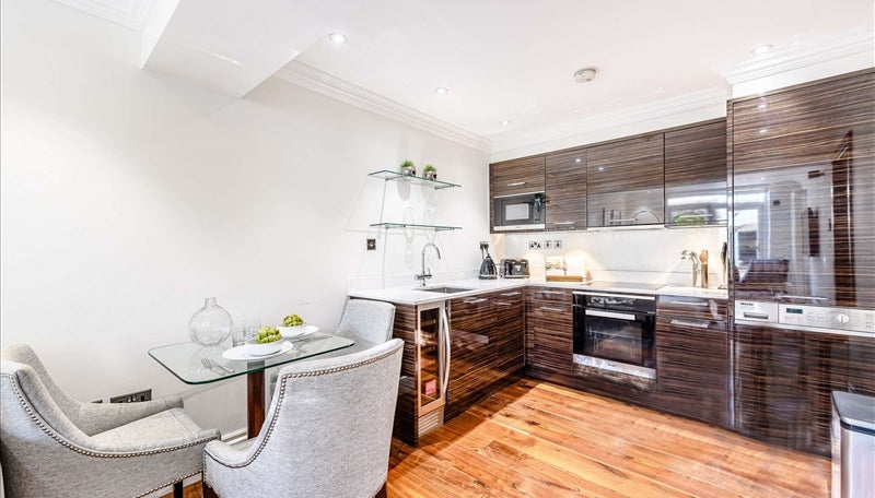 Flat Porchester Gardens in City of Westminster