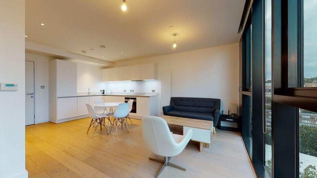 Flat Highgate Hill in Greater London